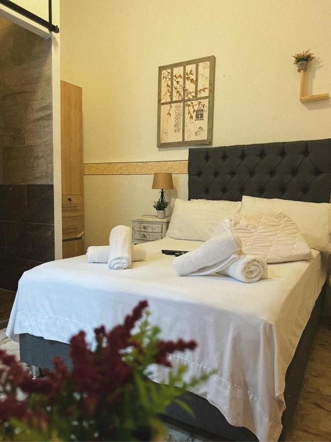Casa Blanca San Antonio Hostal Boutique Cali Bagian luar foto