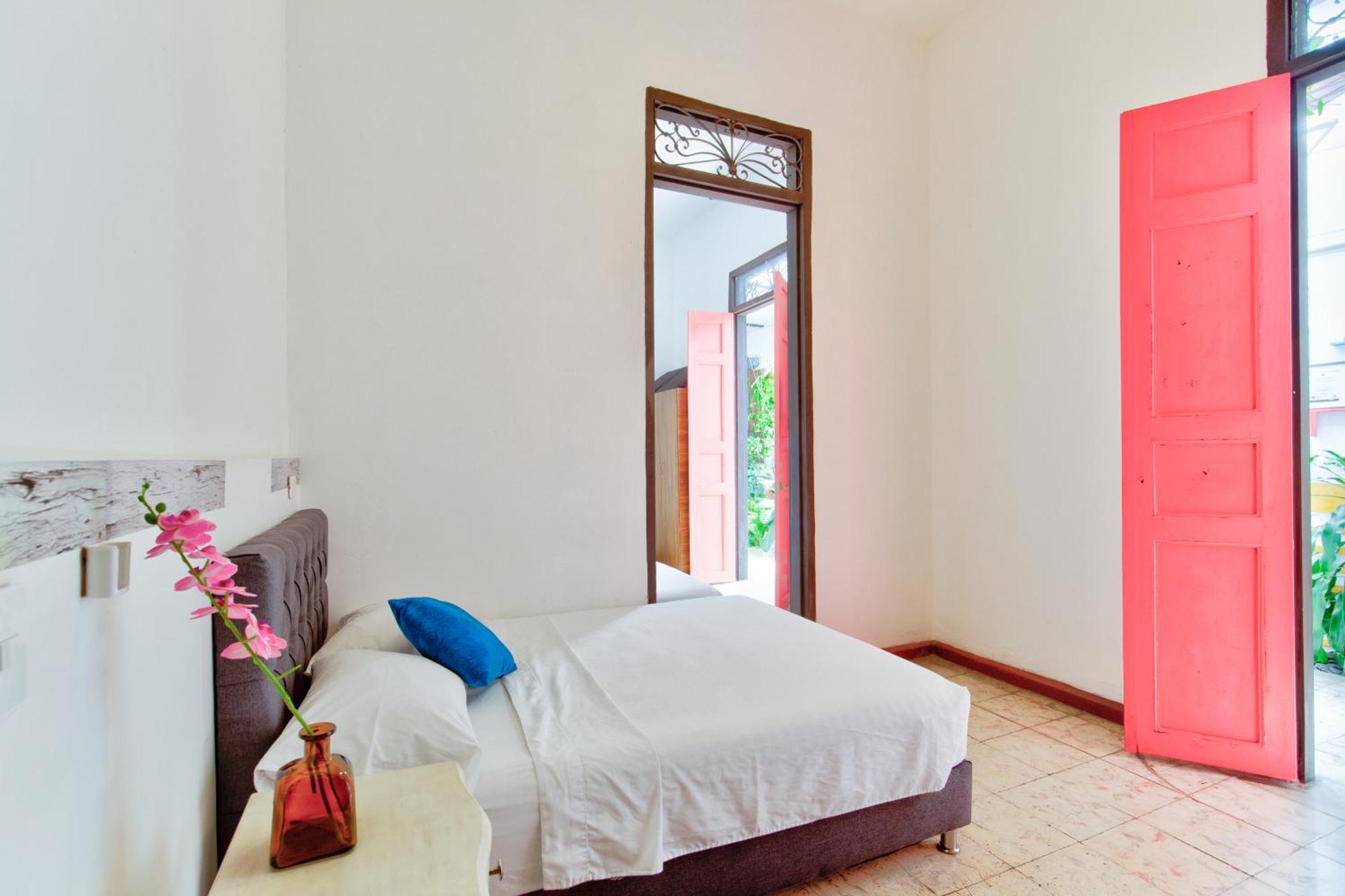 Casa Blanca San Antonio Hostal Boutique Cali Bagian luar foto